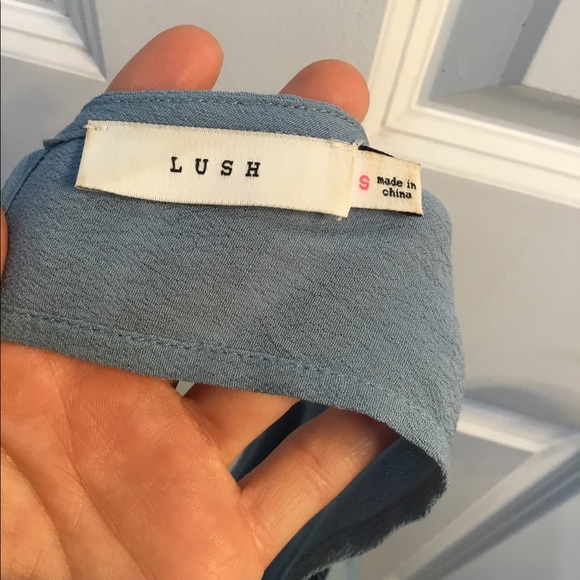 Lush Flowy Top - Picture 3 of 3